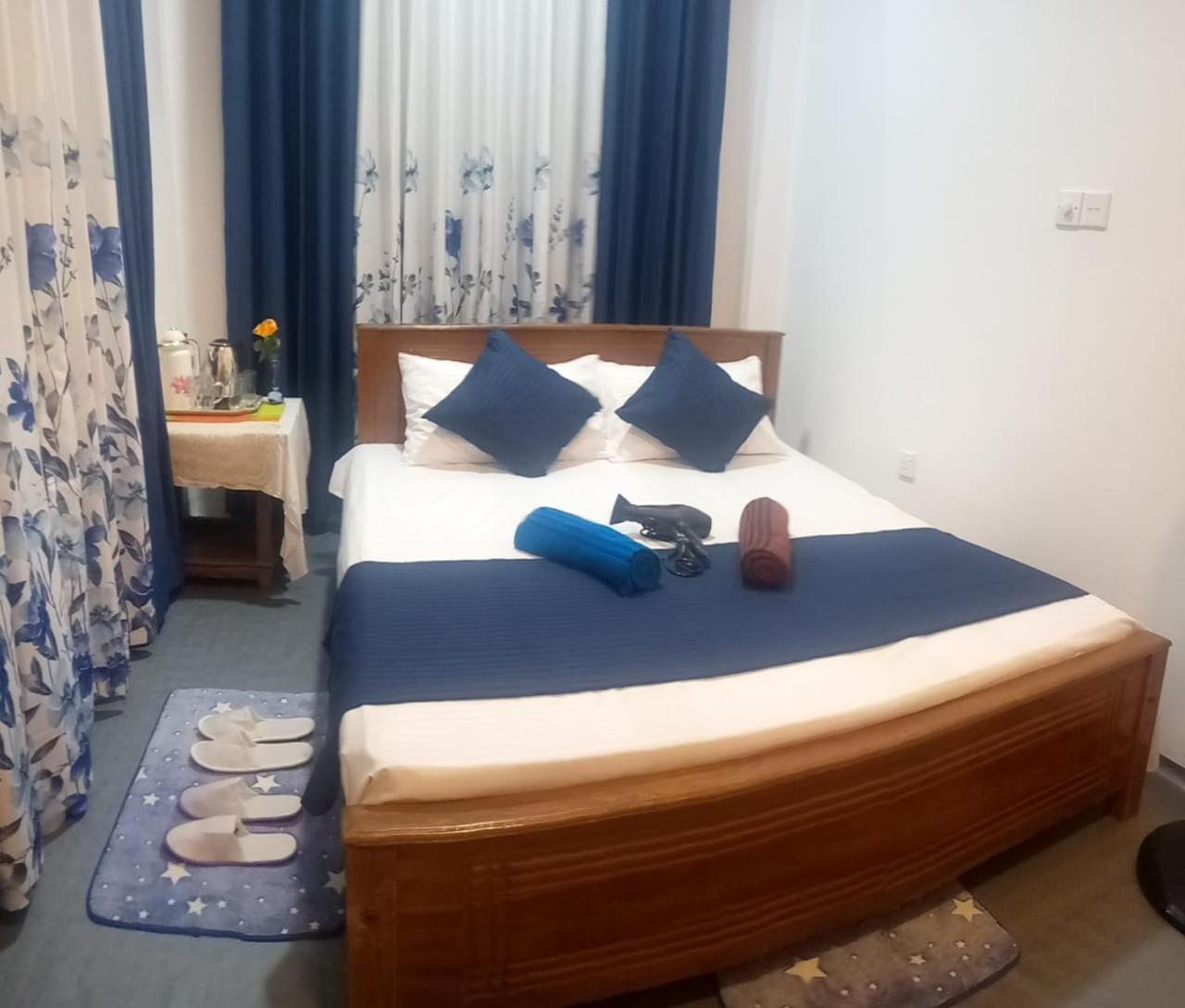 Alexandra Home For Foreign Tourists Only Гампола Экстерьер фото